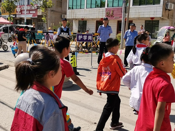 金山小学: