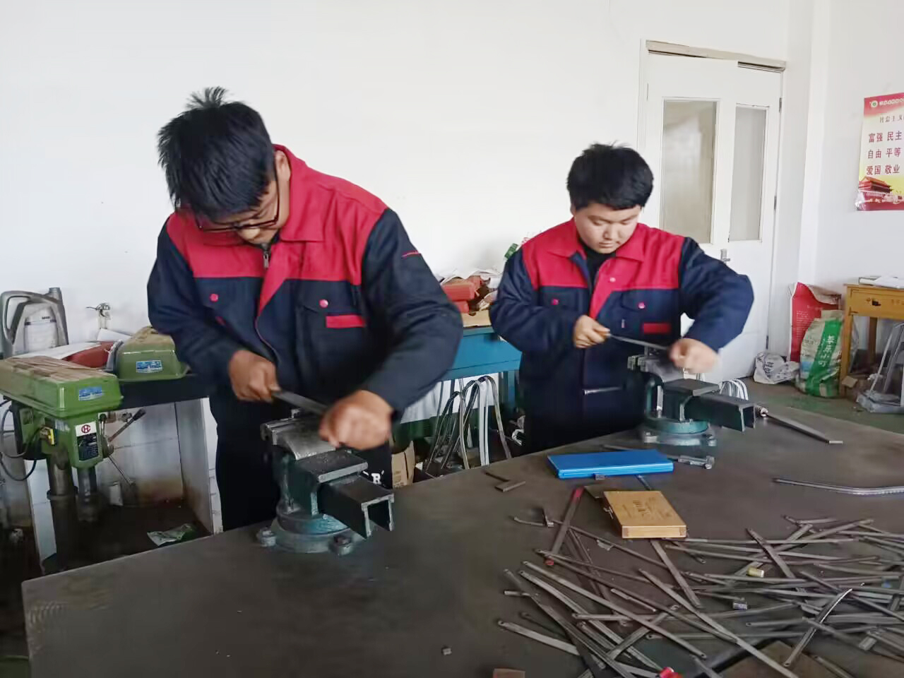 钳工技能训练现场 (2).jpg