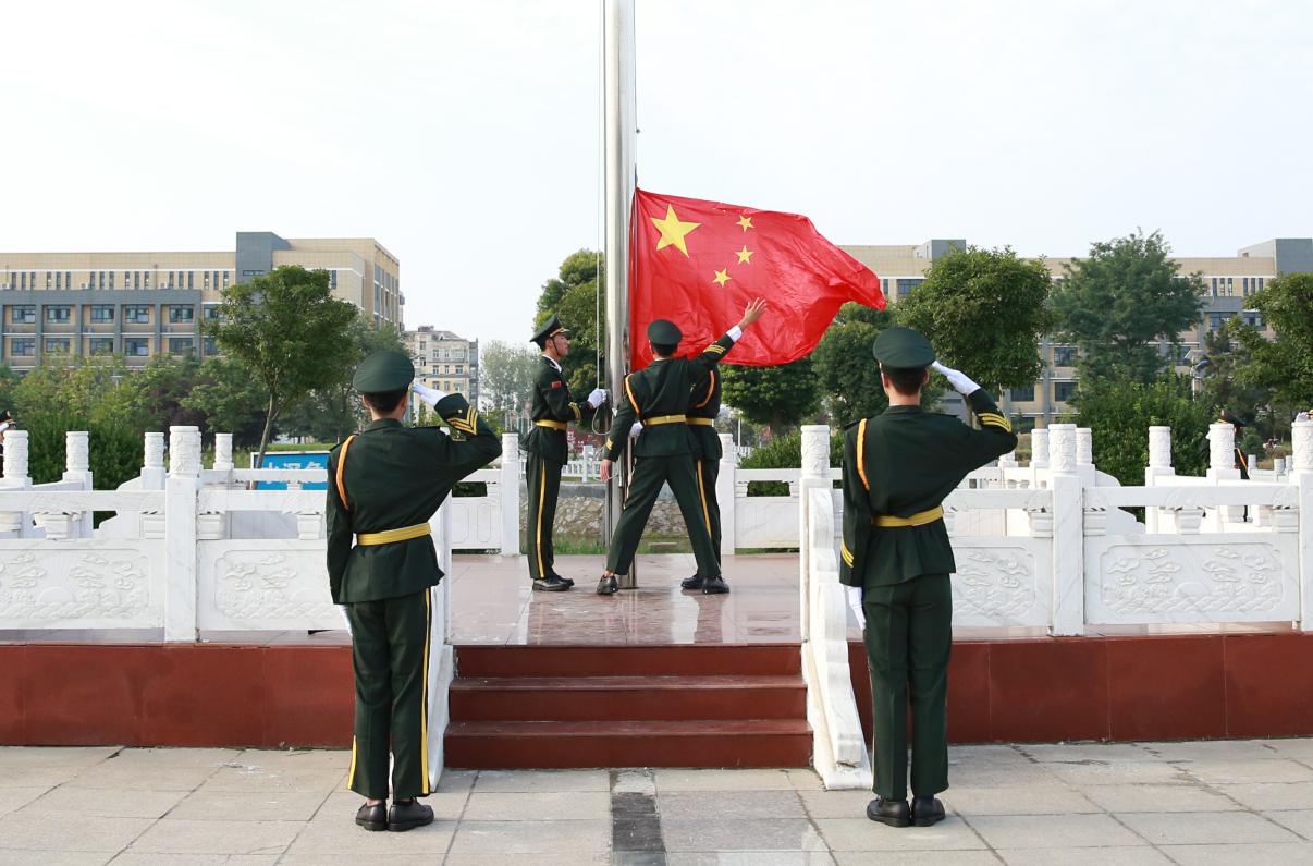 IU2B8090_极速看图.jpg