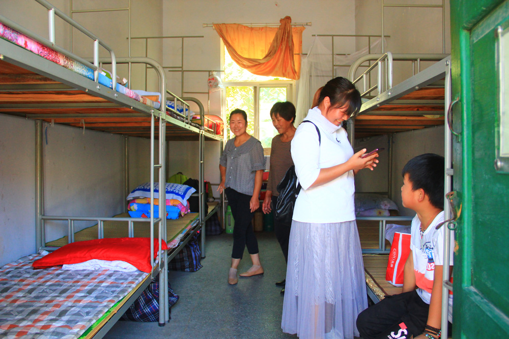 夹山中学举行2019级初一新生军训成果展示活动