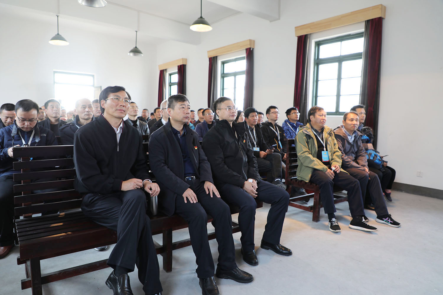 赣马高级中学党总支开展不忘初心牢记使命主题教育实践活动