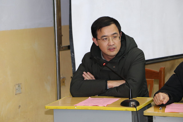 赣榆外国语学校举行"共享管理经验 促进班级提升"班主任沙龙活动