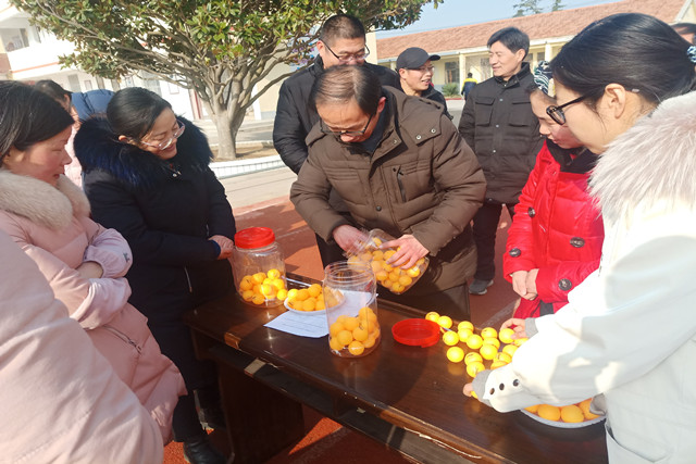 门河中学喜迎元旦活力绽放教职工趣味运动会