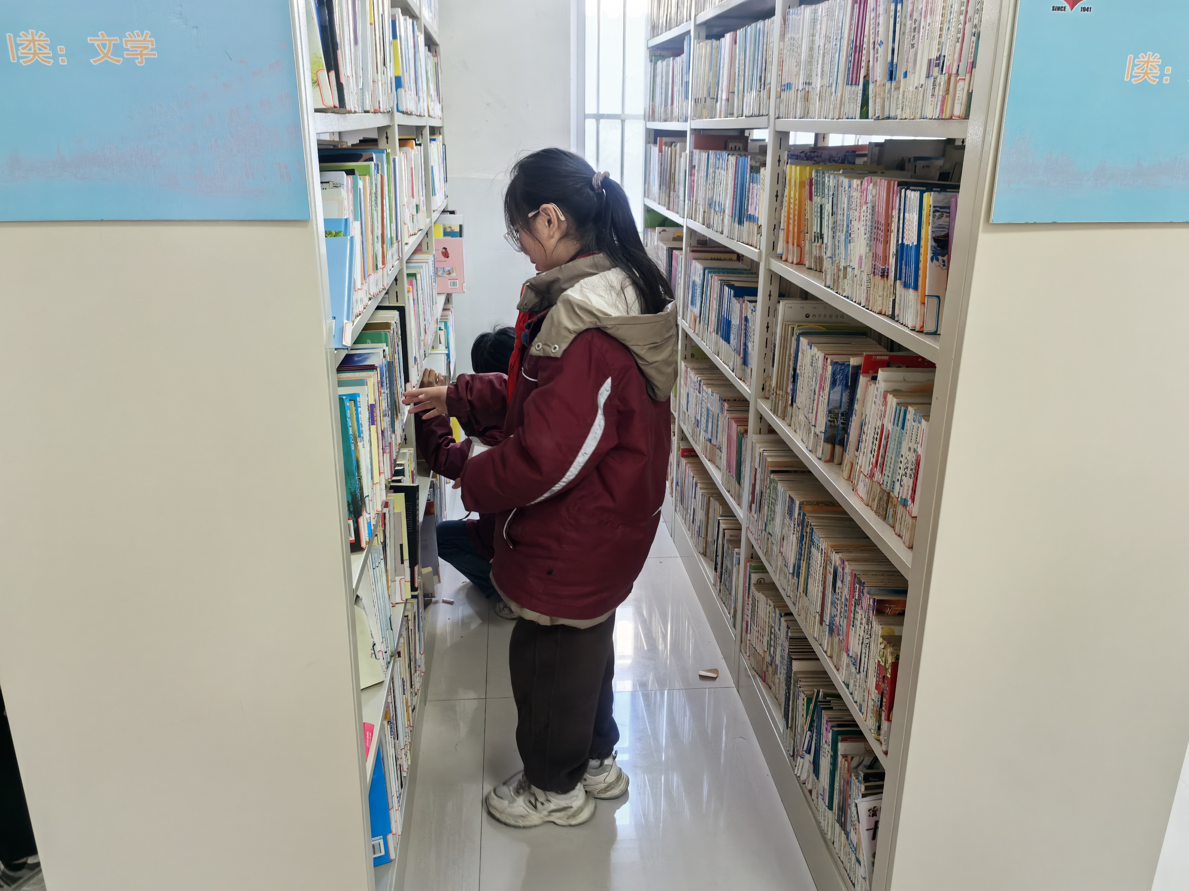 书架 (2).jpg