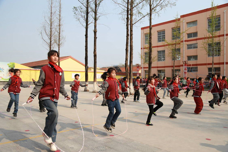 大岭小学举行悦跳悦健康绳动绳精彩花样跳绳活动
