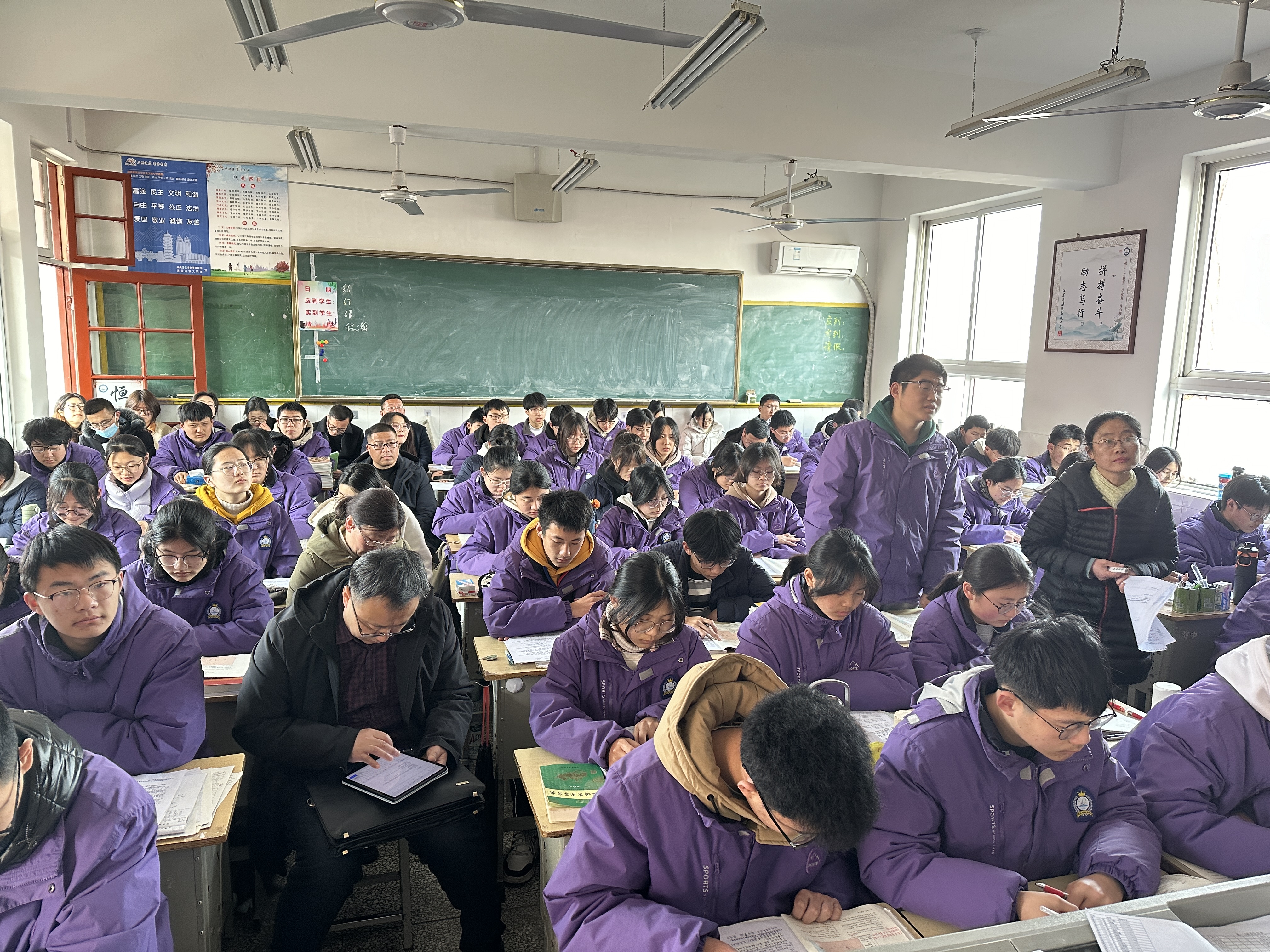 全区高中校本教研质效提升推进现场会在海头高中举行