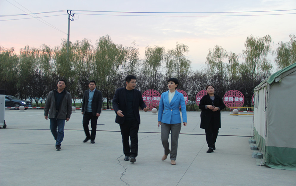 局长居潘娣检查指导课后服务工作 - 赣榆教育在线