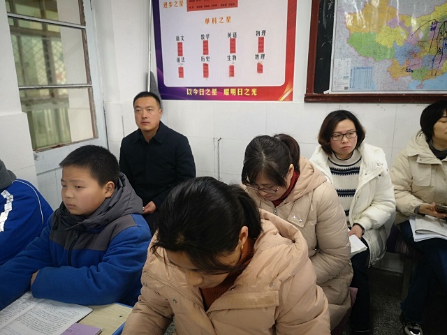 城西中学党员教干模范带头引领教师专业成长