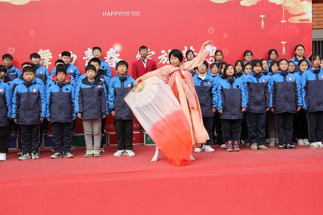 城西中学舞动青春绽放梦想