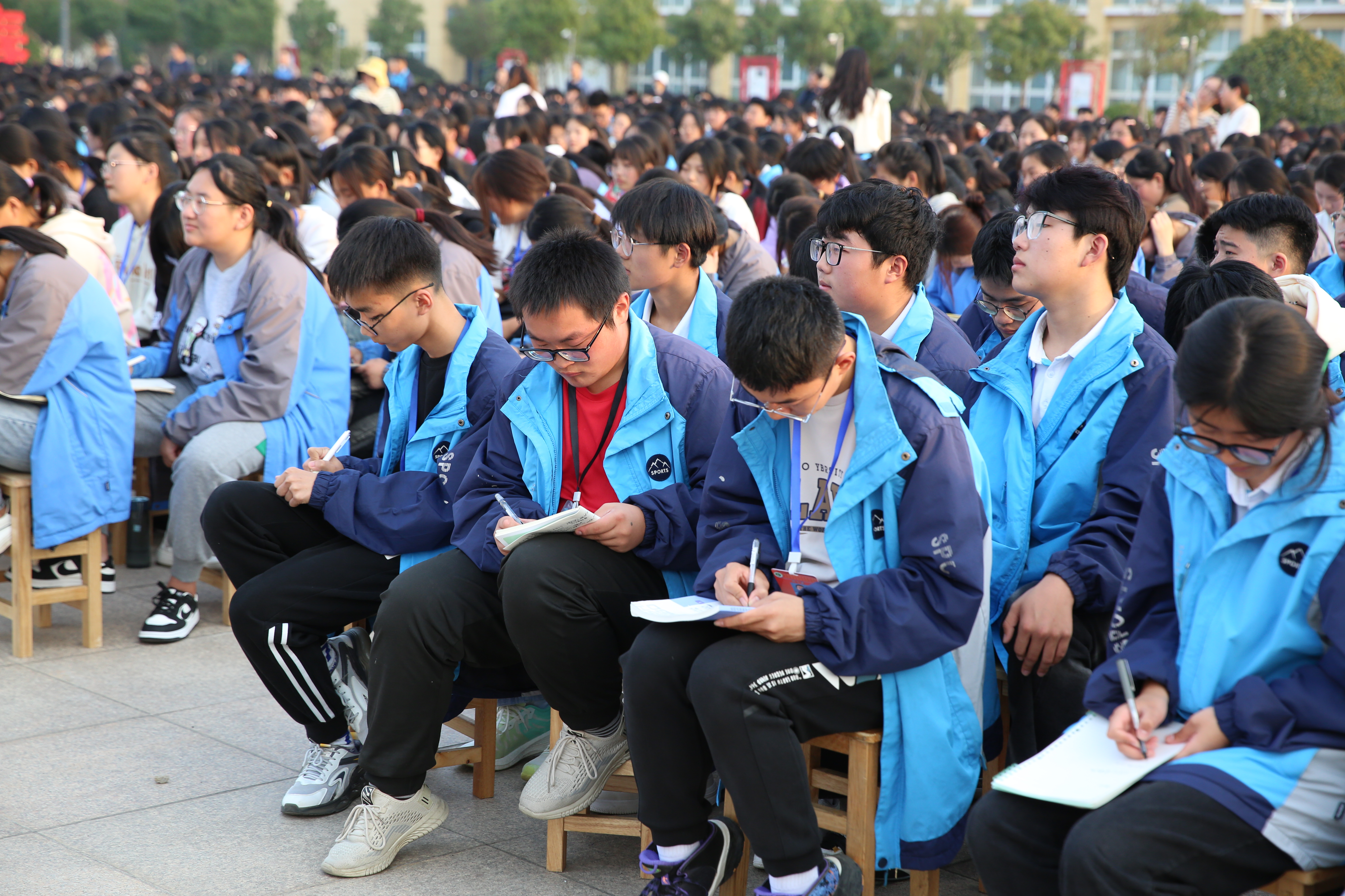 中专校:法治教育进校园 护航青春助成长