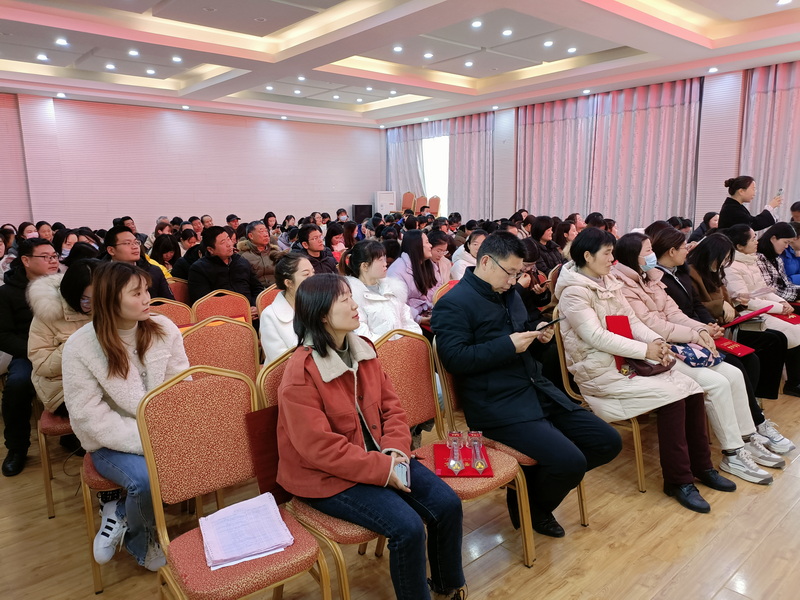 此次教育工作会议的召开,不仅激发了全体教师的工作积极性,更为学校下