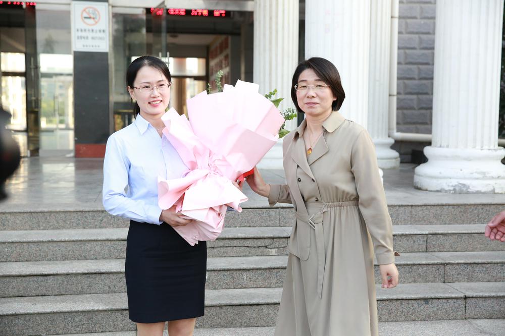 中专校区委书记吕洁莅临赣榆中专开展教师节慰问活动