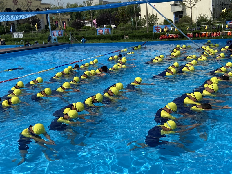 塔山中学我们游泳去