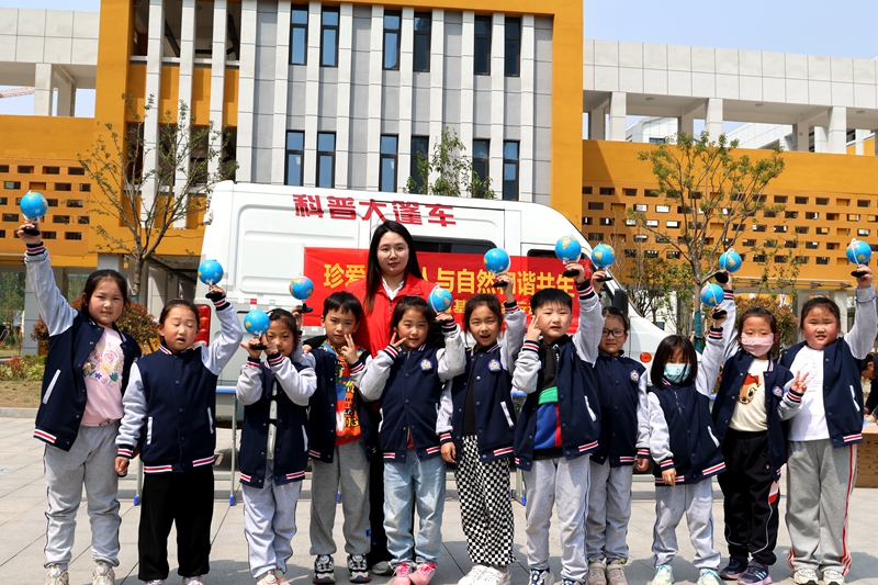 黄海路小学:珍爱地球 人与自然和谐共生 - 赣榆教育在线