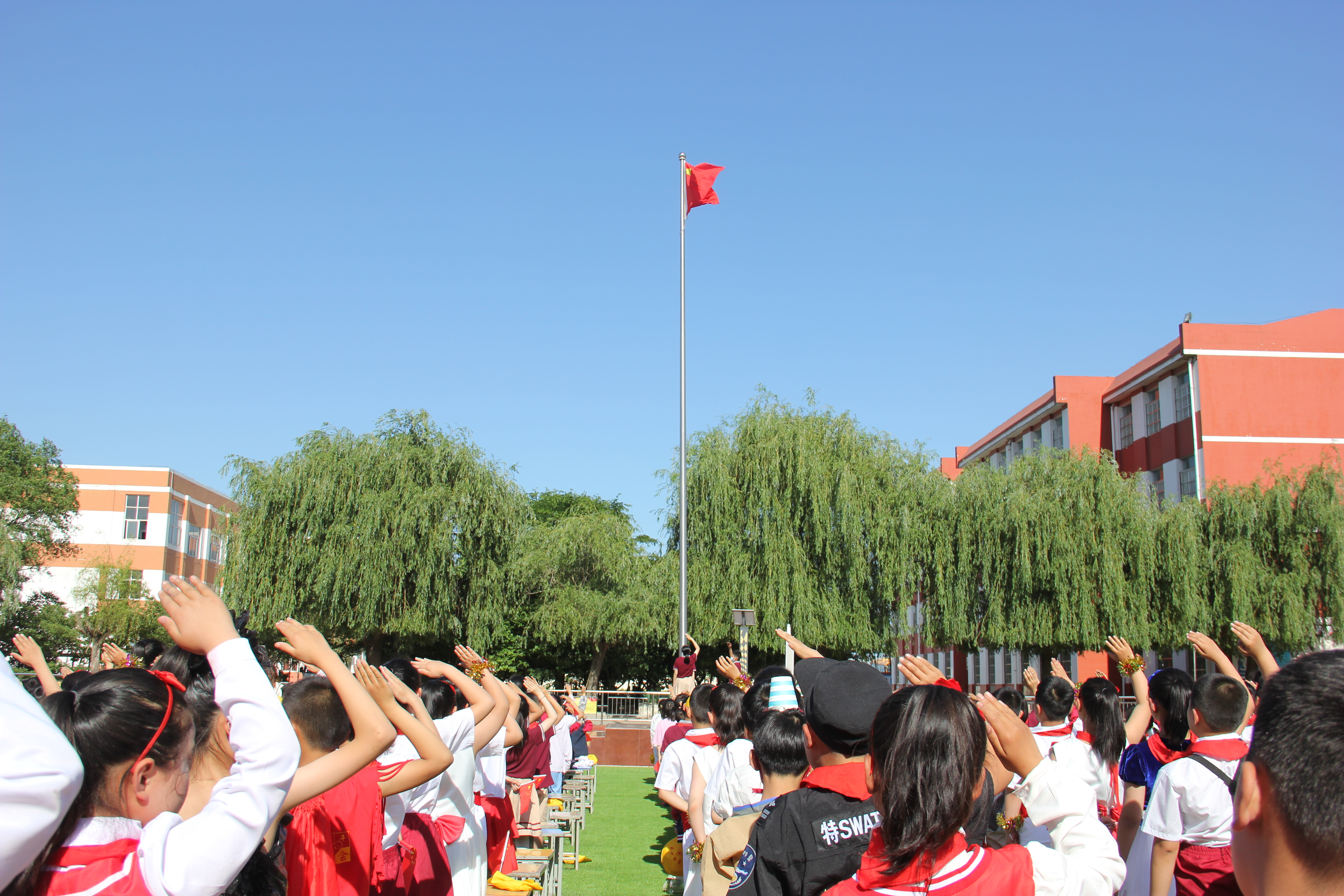 马站小学党辉润童心献礼二十大