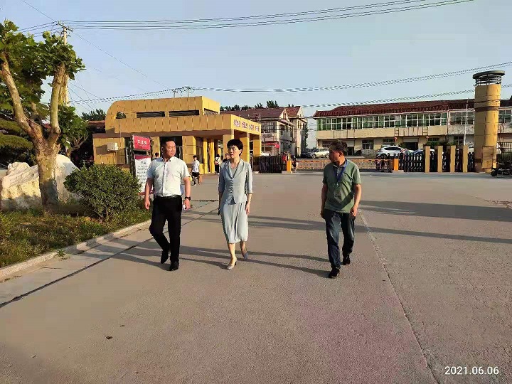 区教育局局长居潘娣看望慰问城南高中高三师生 - 赣榆教育在线