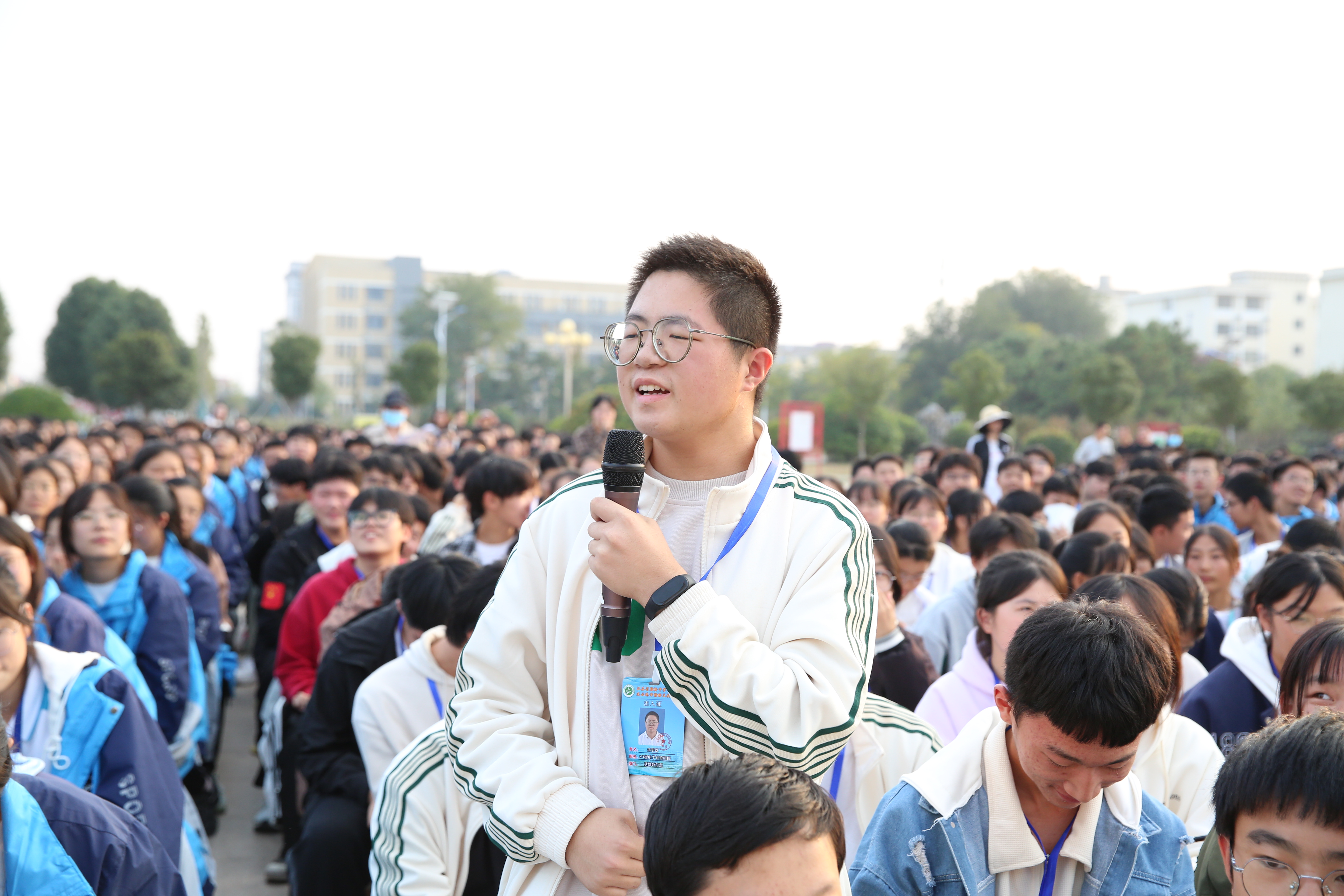 中专校:法治教育进校园 护航青春助成长