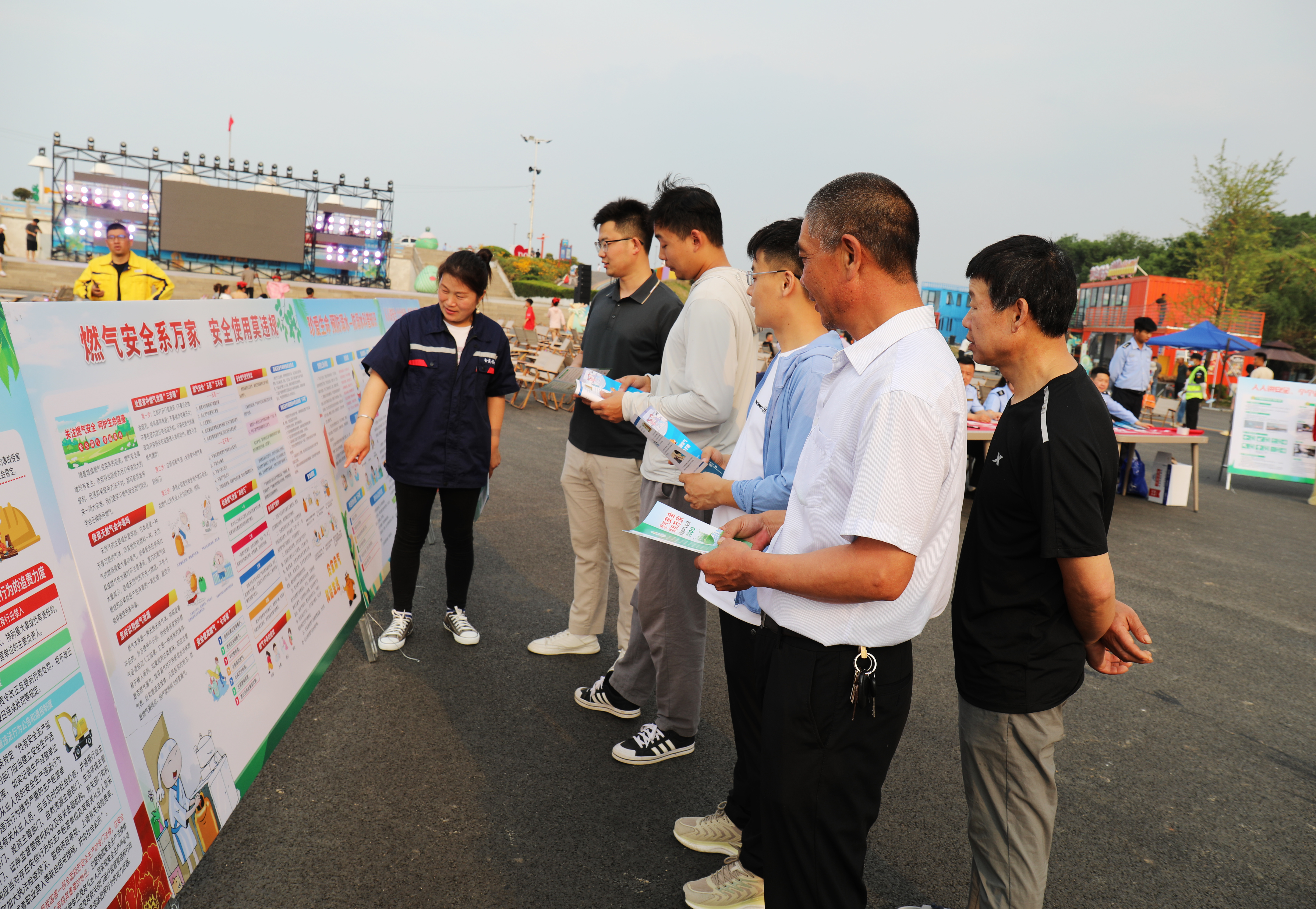 海头镇:景区开展安全生产宣传