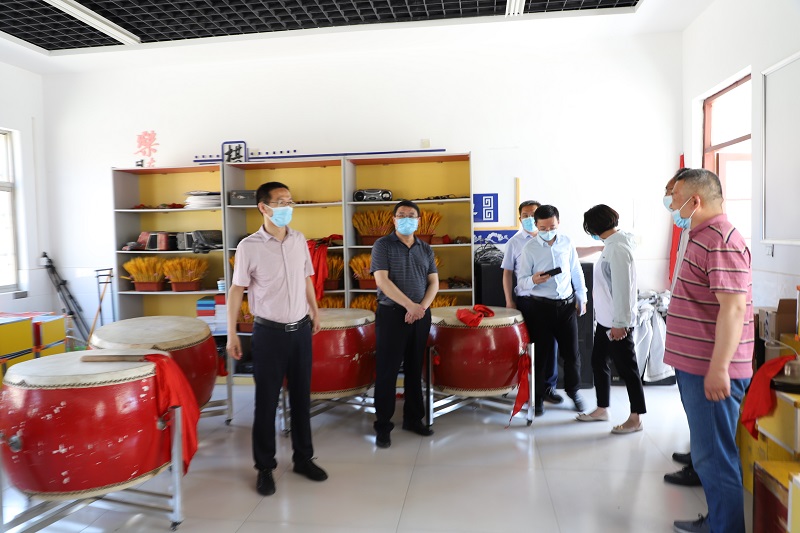 融入校园建设,学科教学,实践课程教育中的情况,参观了胡松年少年宫,对