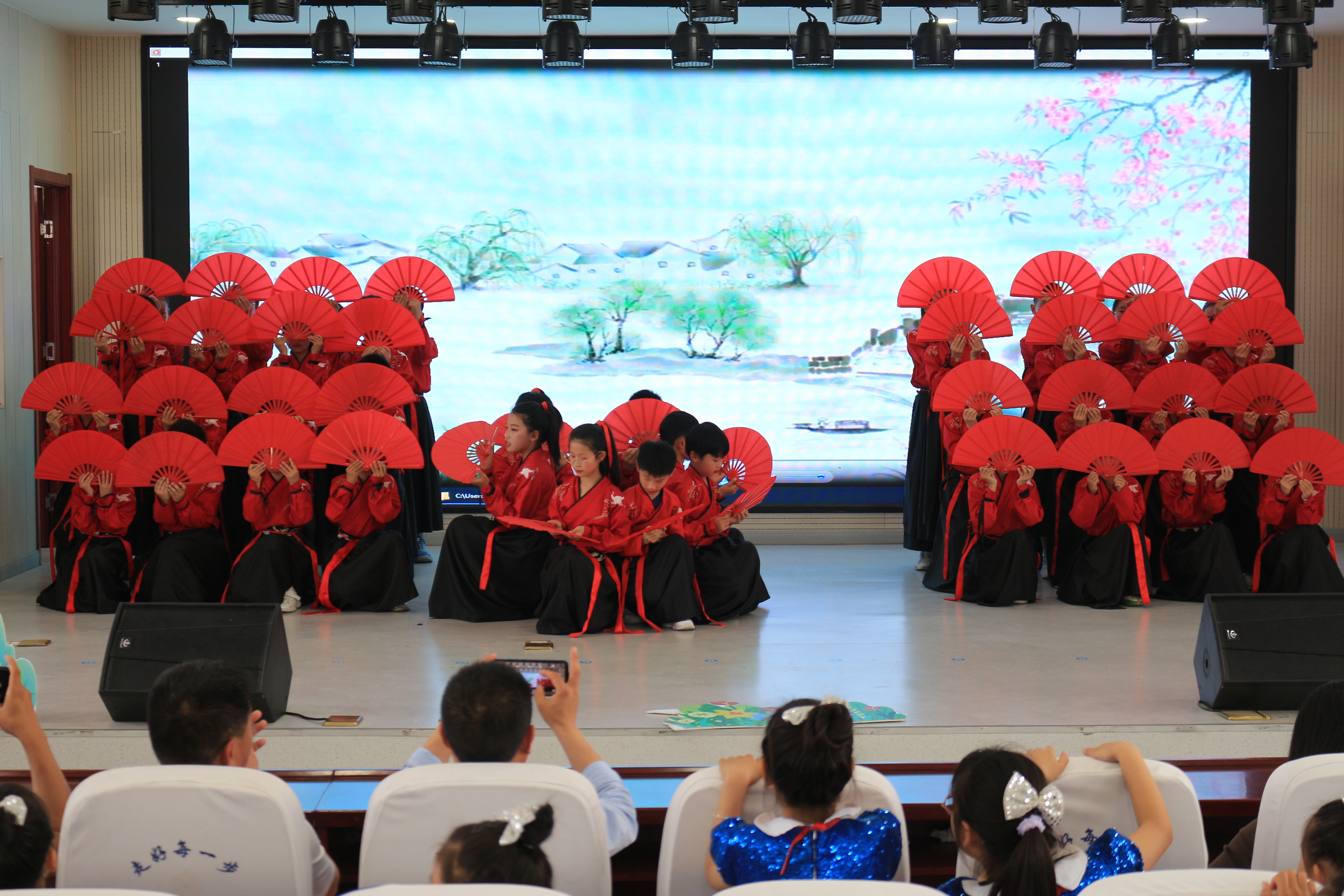 城南小学:童心飞扬 筑梦未来